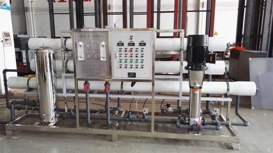 Mesin Pengolahan Air Reverse Osmosis 220V Industri Presisi