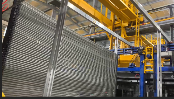 Harga bagus 500~1200 T/M Otomatis Aluminium Anodizing Line dengan tahan korosi yang stabil dan warna yang konsisten On line